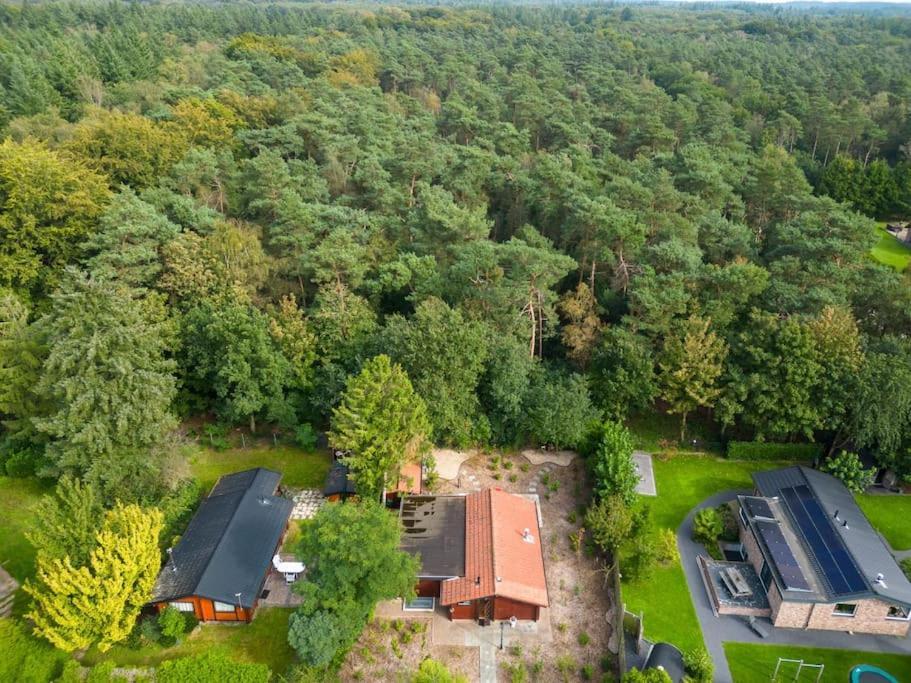 Spacious Wooden Cottage With Infra-Red Sauna At Veluwe 皮滕 外观 照片