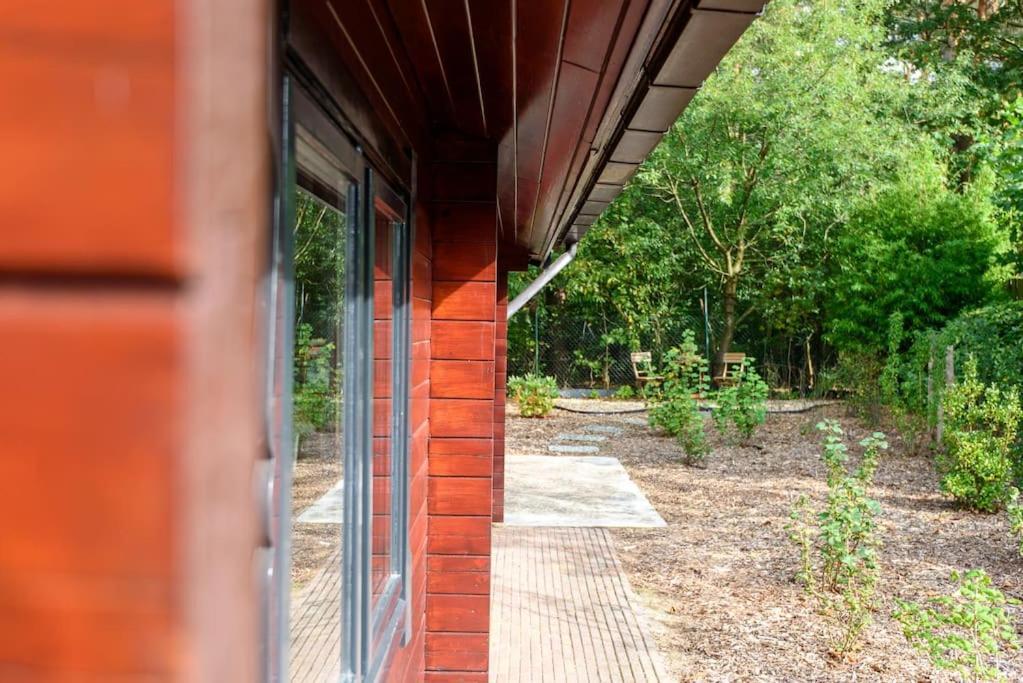 Spacious Wooden Cottage With Infra-Red Sauna At Veluwe 皮滕 外观 照片