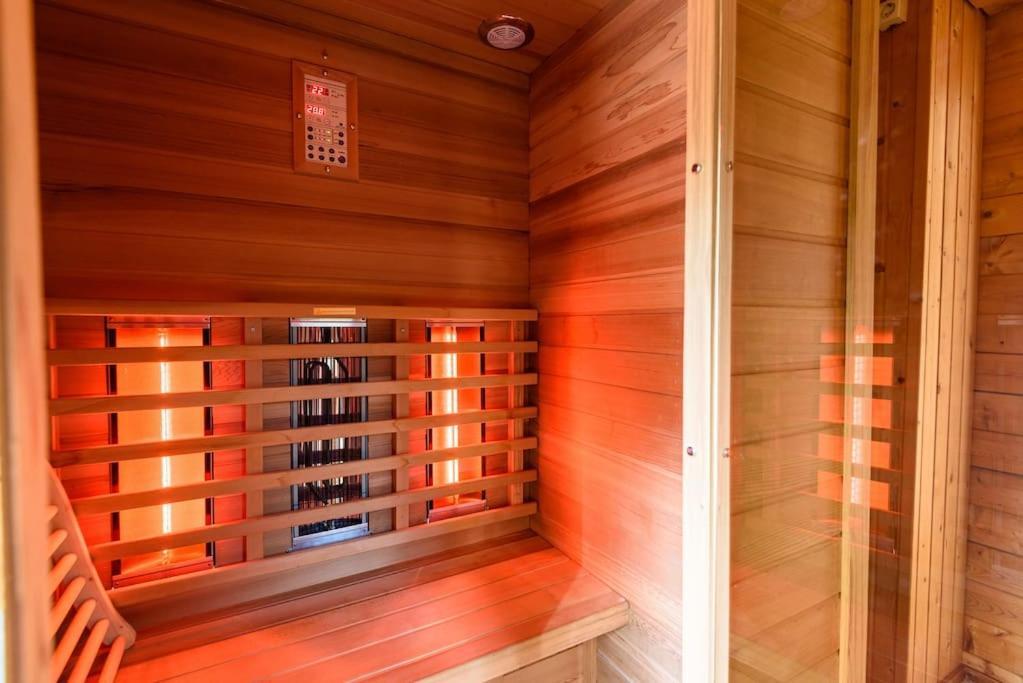 Spacious Wooden Cottage With Infra-Red Sauna At Veluwe 皮滕 外观 照片