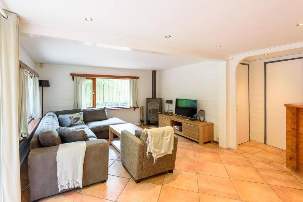 Spacious Wooden Cottage With Infra-Red Sauna At Veluwe 皮滕 外观 照片