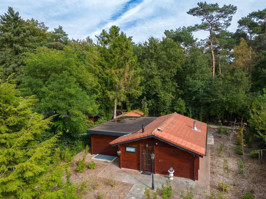 Spacious Wooden Cottage With Infra-Red Sauna At Veluwe 皮滕 外观 照片