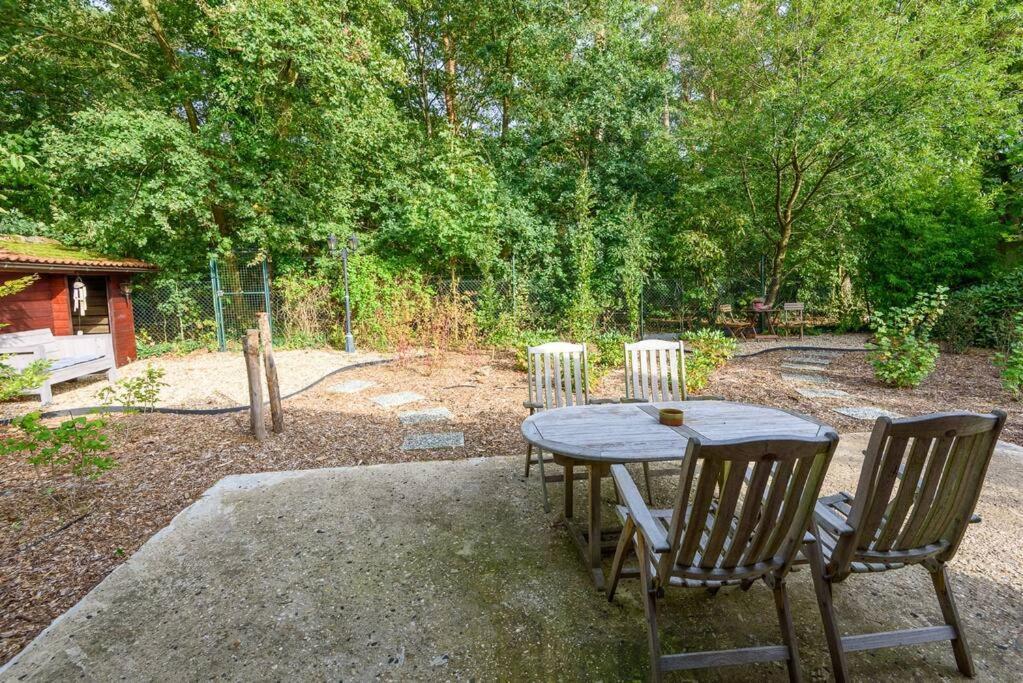 Spacious Wooden Cottage With Infra-Red Sauna At Veluwe 皮滕 外观 照片